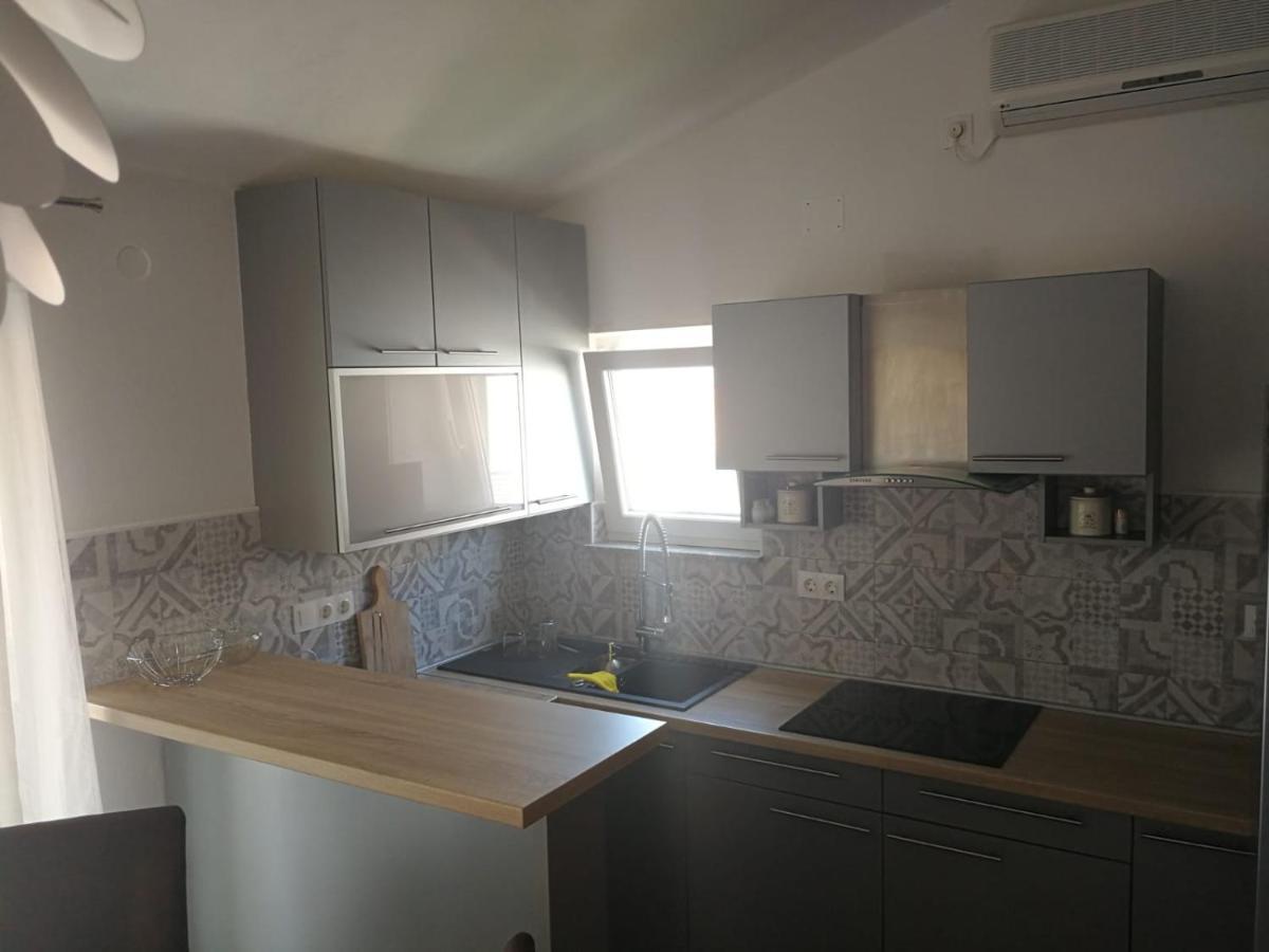 Apartmani Nea Biograd Na Moru Eksteriør bilde