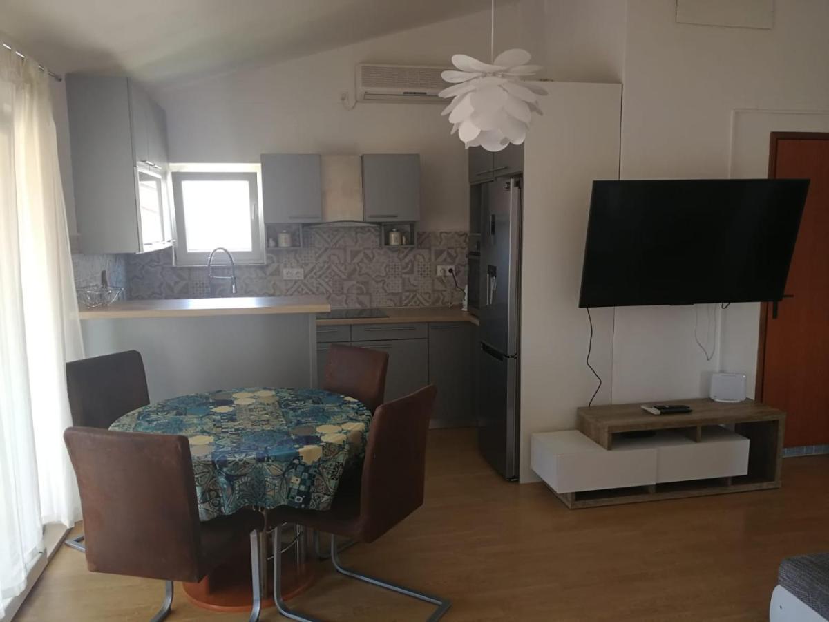 Apartmani Nea Biograd Na Moru Eksteriør bilde